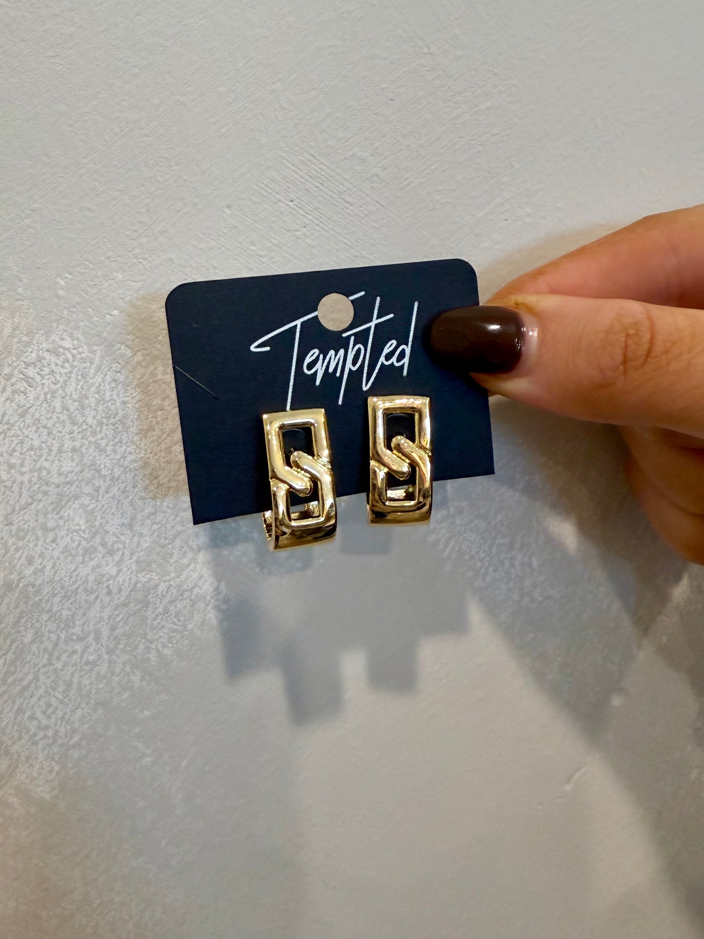 linked metal huggie hoops