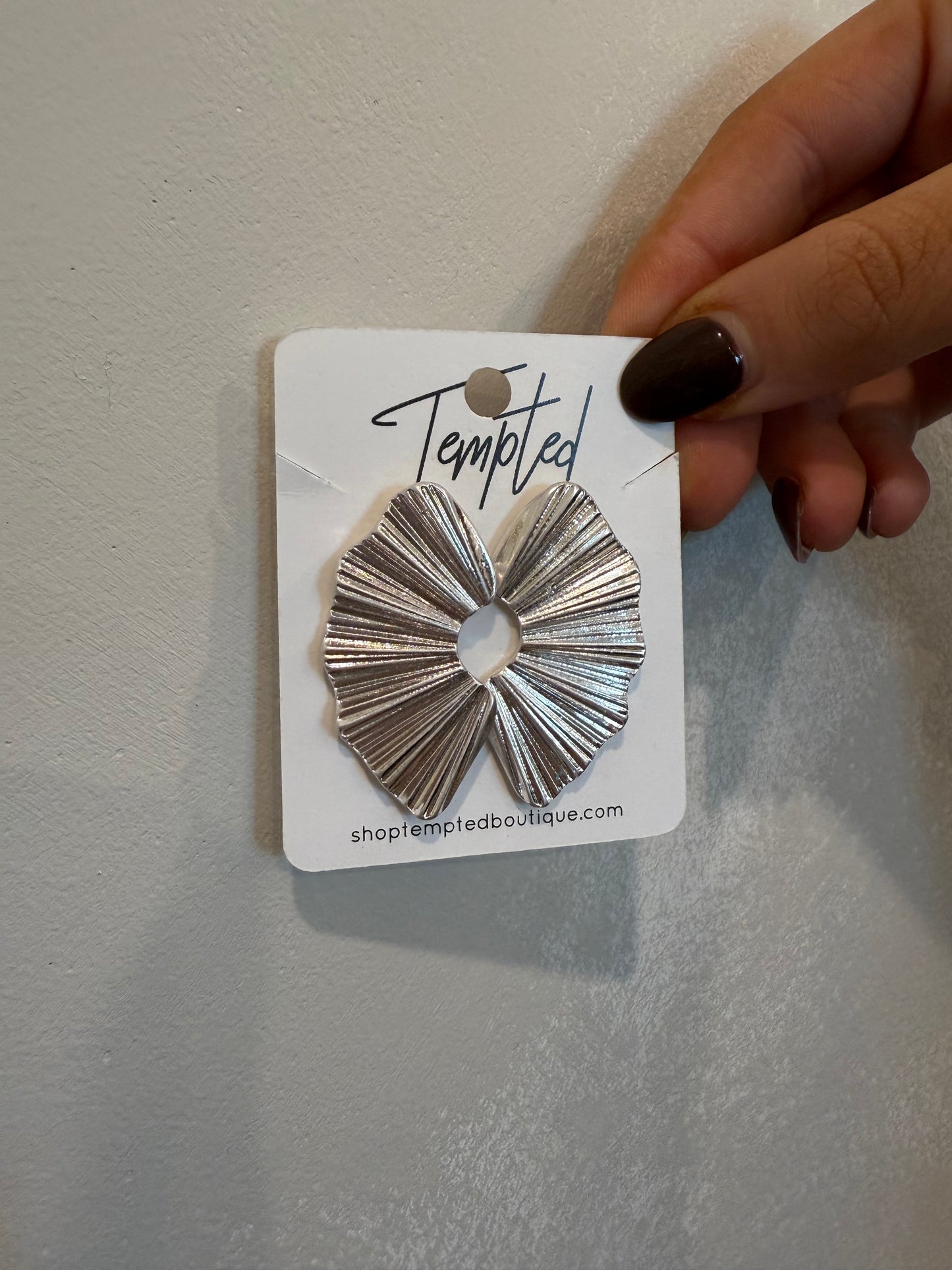 silver fan shaped metal earrings