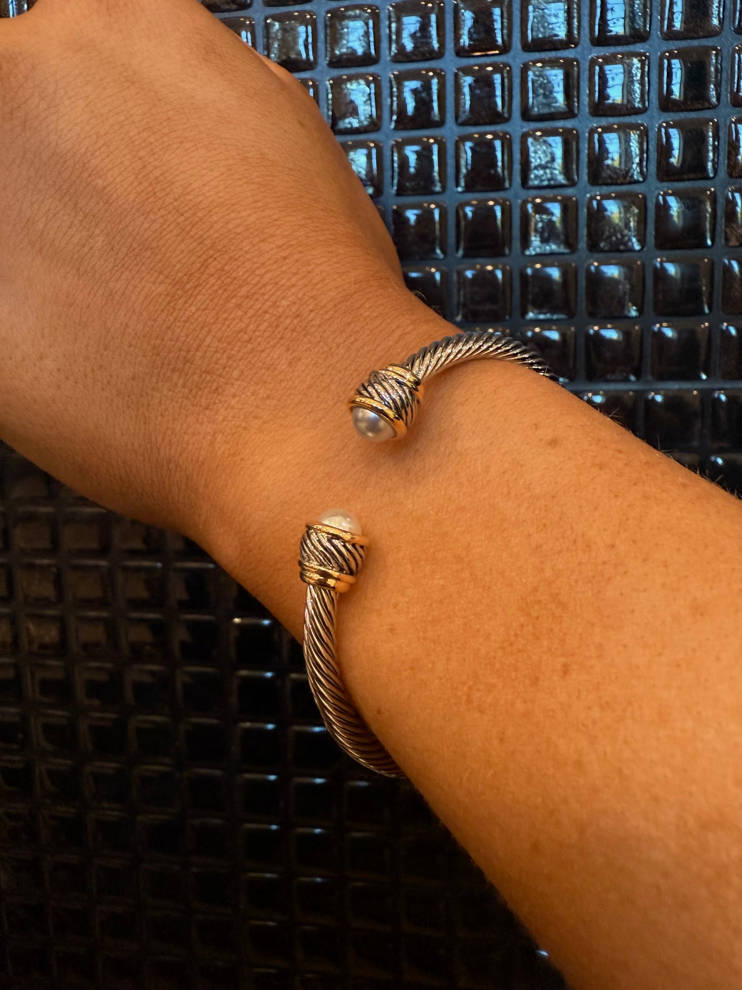 chunky cable cuff - white pearl